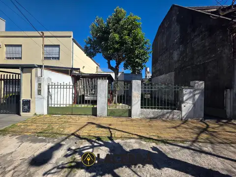 Multifamiliar sobre lote propio, gran potencial - Villa Parque San Lorenzo