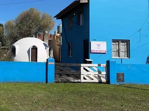 Casa 3 ambientes con 2 baños
