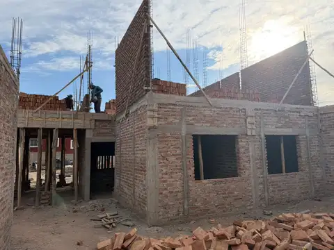 Departamento p.baja gran patio villa nueva gllén