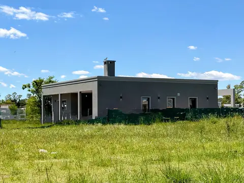 Casa en Venta lote Central Barrio Santa Sofía , Pilar del Este