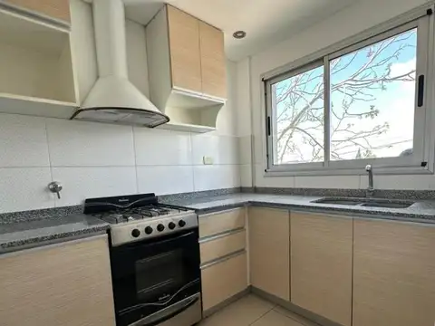 Departamento en Alquiler en Berazategui, $ 650.000