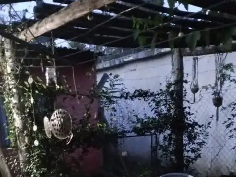 Casa 4 ambientes con 1 baño