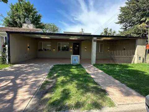 Casa en venta - 4 Dormitorios 2 Baños - General Madariaga