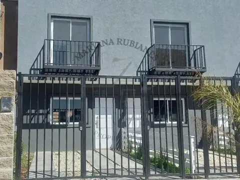 Duplex En Venta En Escobar Centro