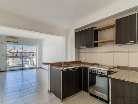 Monoambiente dividido con cochera, balcón al frente, pileta- Palermo-