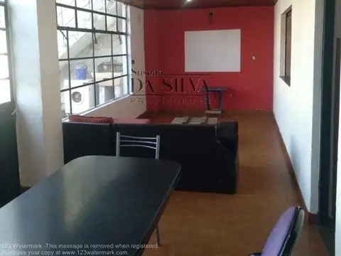 Casa 4 ambientes con 2 baños