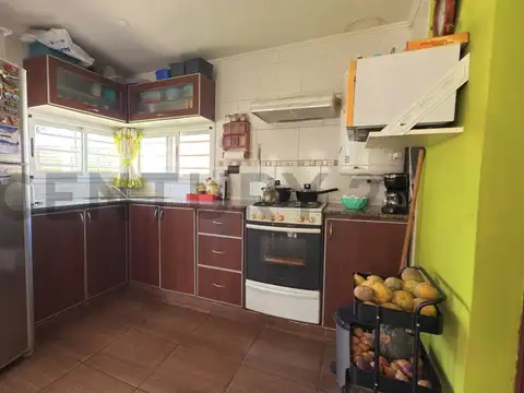 Casa 4 ambientes con 3 baños