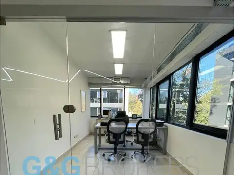 Oficina en Alquiler con 1 cochera