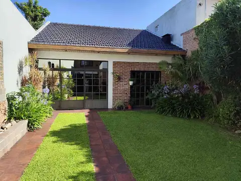 Casa en Venta con 1 cochera