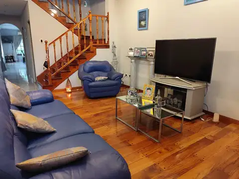 CASA 4 AMBIENTES VENTA EN LANUS OESTE C/PARQUE