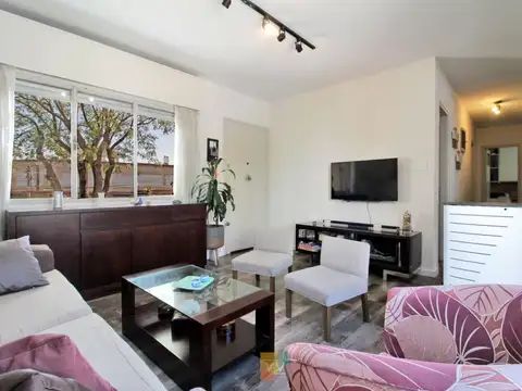 Casa 6 ambientes con 2 baños