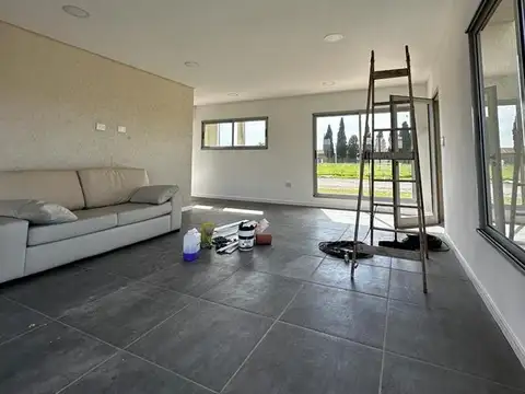 CASA  A ESTRENAR EN VENTA , ALVAREZ !