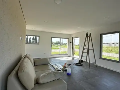 Casa 3 ambientes con 2 baños