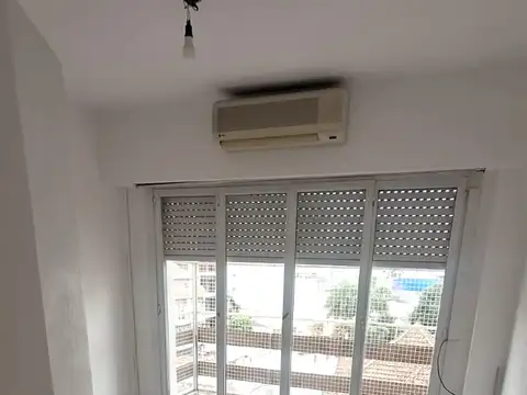 DEPARTAMENTO 3 AMBIENTES CON AMPLIO BALCON EN SAN MARTIN CENTRO
