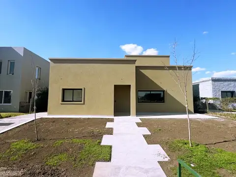 Casa en Venta en Pilar, USD 245.000