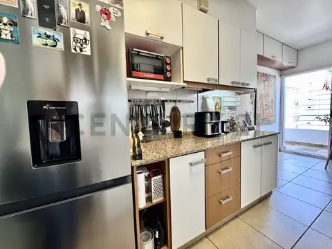 Venta departamento 4 ambientes con gran balcón, dependencia servicio y piscina en Belgrano.
