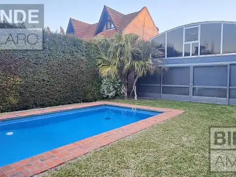 Casa en Venta con 1 cochera