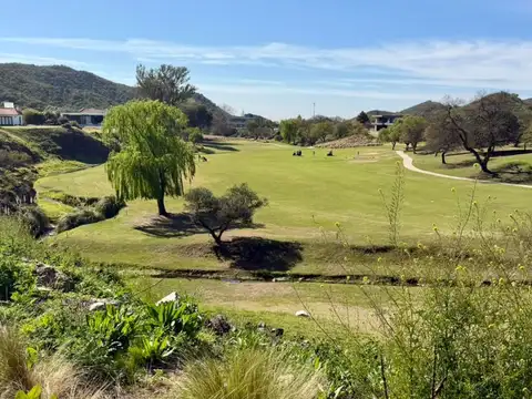Lote Potrerillo de Larreta fondo golf 1926m2