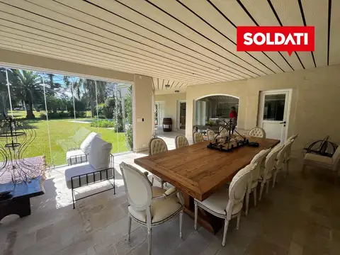 Venta casa Highland CC, acepta permuta en parte de pago.