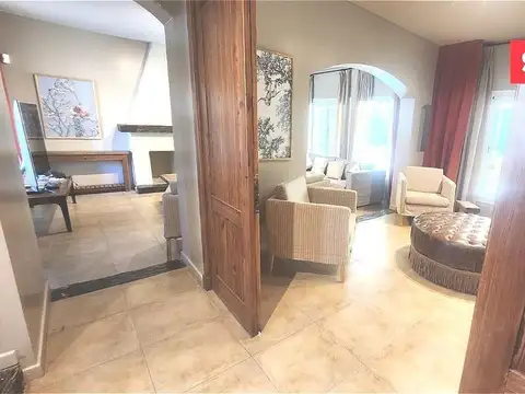 Casa 6 ambientes con 3 baños