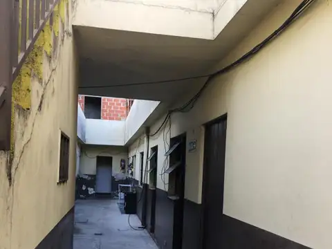 PENSION DE 11 HABITACIONES, BAÑOS, COCINA.