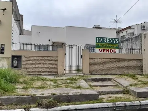 CASA 3 AMB. CON JARDIN Y FONDO LIBRE, APTA CREDITO 
