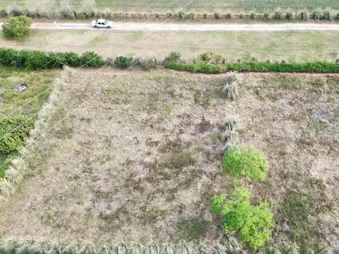 Vendo Lote de 3.300 m2 en Col. Hughes, Colón, Entre Ríos.