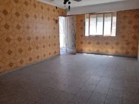 Venta casa interna a refaccionar o demoler. 