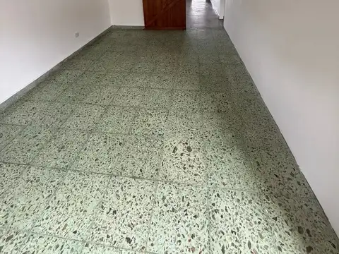 Venta Casa De 4 Ambientes - Patio - Garage - La Tablada
