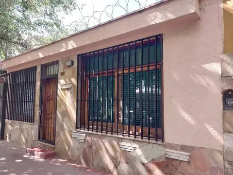 Casa mixta en venta - 2 dormitorios - 4° sección