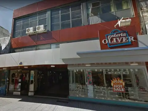 Excelente Local Comercial en Venta en Galería Oliver