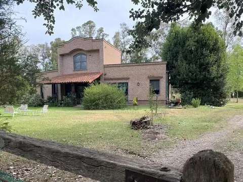 Alquiler Anual Casa 6 Ambientes. Chacras del Molino. Exaltación de la Cruz