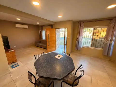 Casa 5 ambientes con 1 baño