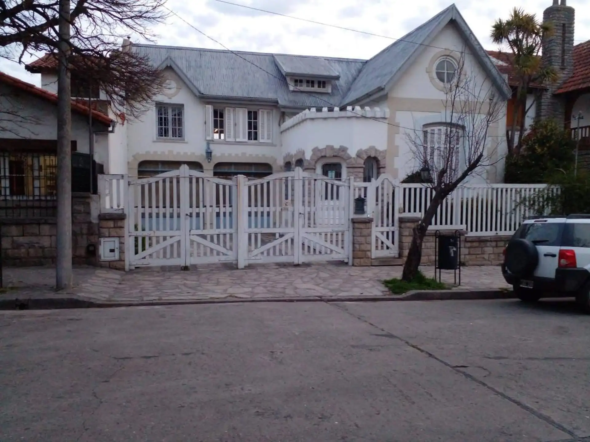 Casa 5 amb, 558m² en Stella Maris con garage y piscina