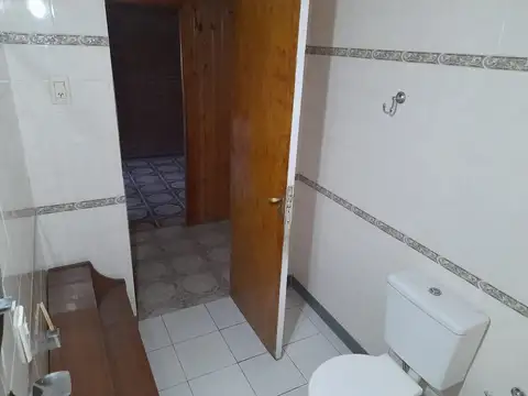 CASA 3 AMBIENTES CON GARAGE PATIO Y GALPON VENTA