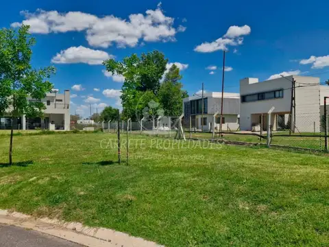 Terreno en Venta en Pilar del Este - Santa Lucia, USD 35.000