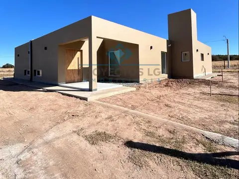 VENTA | CASA A ESTRENAR 3 DORM+PILETA  | SOLARES DE SINSACATE