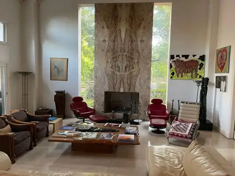 Casa 7 ambientes con 4 baños