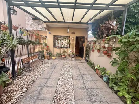 Concejal Rosso 1600, Piso 0