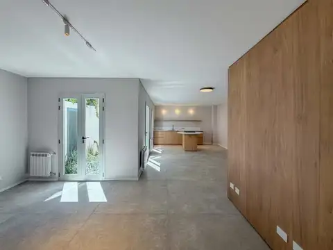Venta casa de pasillo a estrenar 3 dorm. zona rio