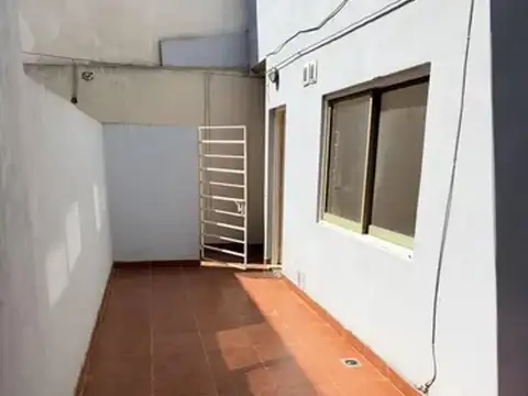 Departamento En Ph Interno De 2 Amb Con Amplio Patio