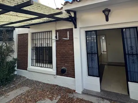 Casa amplia, dos habitaciones