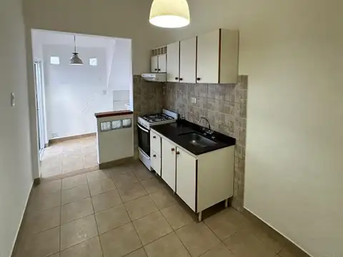 Casa en Alquiler en Alberdi, $ 850.000