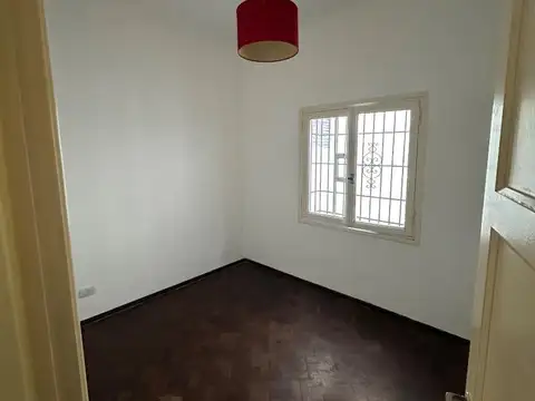 Casa amplia, dos habitaciones