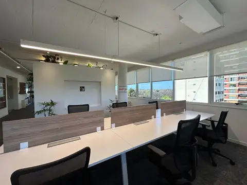 Oficina a metros de Libertador y Gral. Paz. Excelentes ventanales con vistas panoramicas