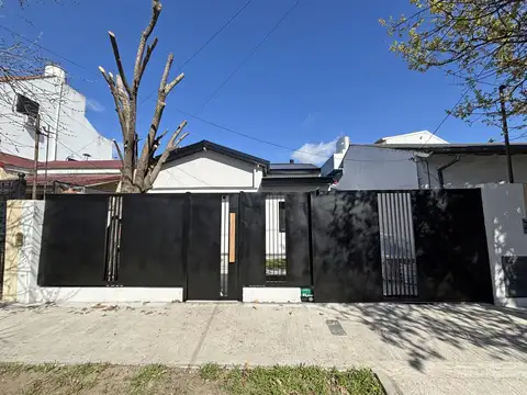 VENTA CASA 4 AMBIENTES EN MARTÍNEZ