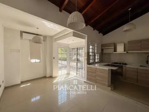 Casa en Venta en Castelar Norte, USD 200.000