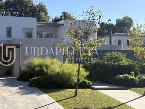 Casa con vista al golf en venta en Pilara, La Berlina