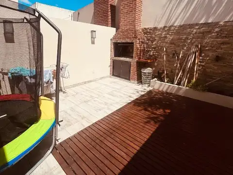 Depto Tipo Casa 4 ambientes con 2 baños