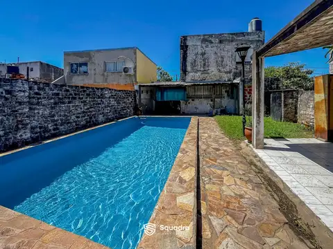 VENTA | PERMUTA - Casa de dos plantas, 3 dormitorios, jardín y pileta.Belgrano, Rosario.